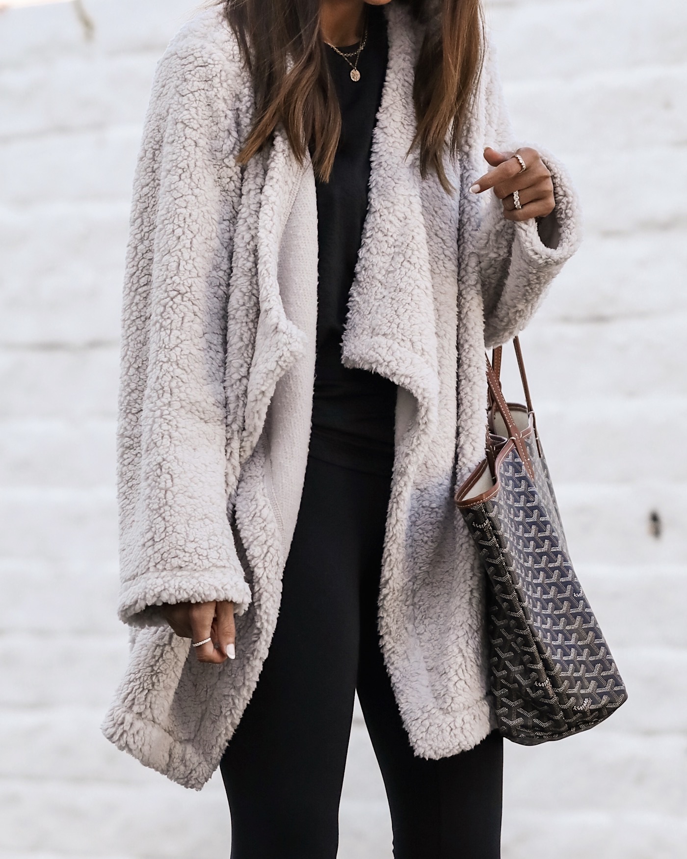 GET COZY FOR THE HOLIDAYS - Stylin by Aylin