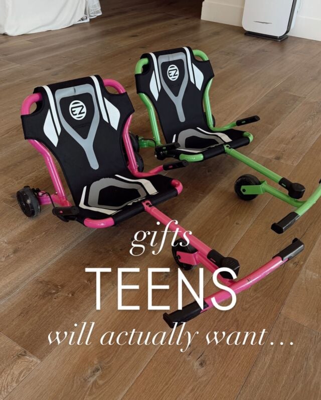 Comment &ldquo;TEENS&rdquo; and I&rsquo;ll send you all of the details to these gift ideas your teens will actually want 🙌🏼✨ Why is it so hard to shop for teens? Comment down below what you&rsquo;ll be getting the teen on your list this year.. the more ideas the better! xx 

You must be following me @stylinbyaylin to receive a DMA 

#stylinbyaylin #teengifts #giftideas #founditonamazon #amazongift