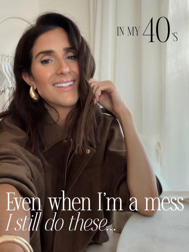 In my 40s&hellip; comment &ldquo;DETAILS PLEASE&rdquo; and I&rsquo;ll DM you these beauty must haves I don&rsquo;t skip even when I&rsquo;m a mess 🙌🏼 What is something you don&rsquo;t skip? Would love to know in the comments below ❤️ Happy Sunday! xx

You must be following me @stylinbyaylin 

#stylinbyaylin #beautymusthave #over40beauty